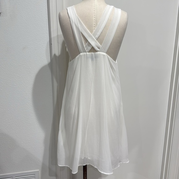 Lucca Couture Elegant White Flowy Dress with Ruffle Neckline and Tan Bow - L - Picture 3 of 11